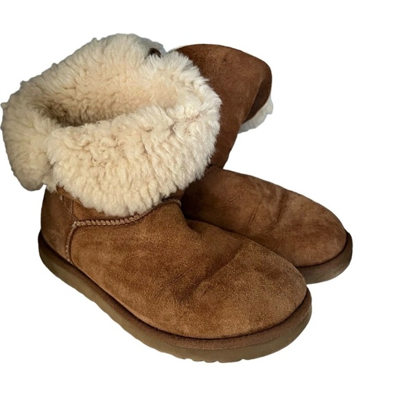 UGG Shoes - UGG Bailey Button Brown Shearling Winter Boots 5803 Sz 8
